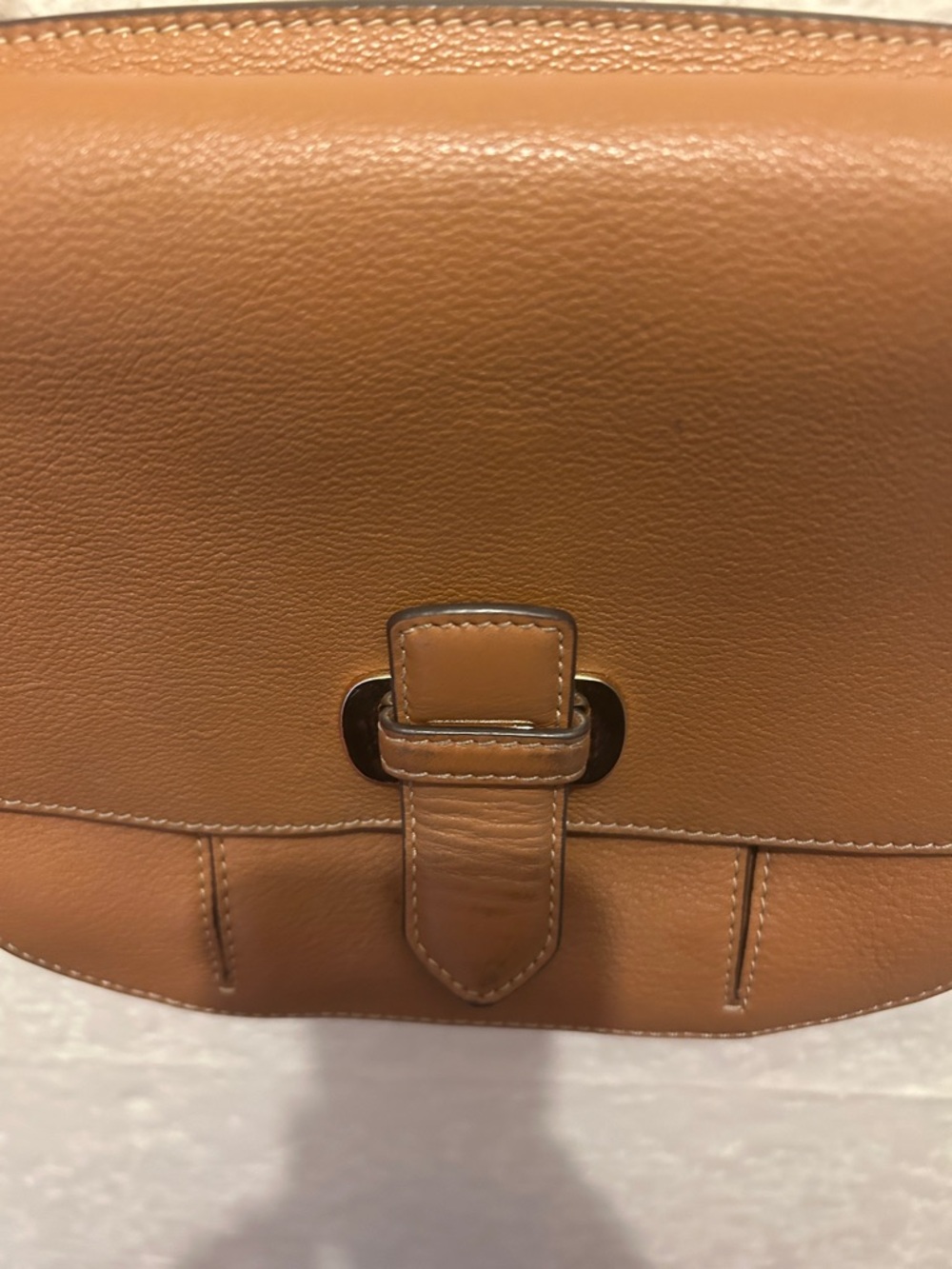 Classic Tan Crossbody Women's Bag - Minimal Saddle Design - Picture 3 of 6